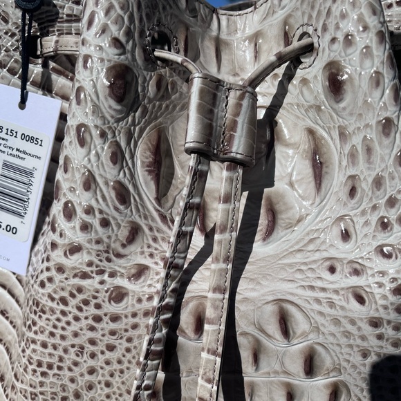 NWT Brahmin Marlowe Oyster Grey Melbourne Bucket Shoulder Bag - Picture 11 of 15